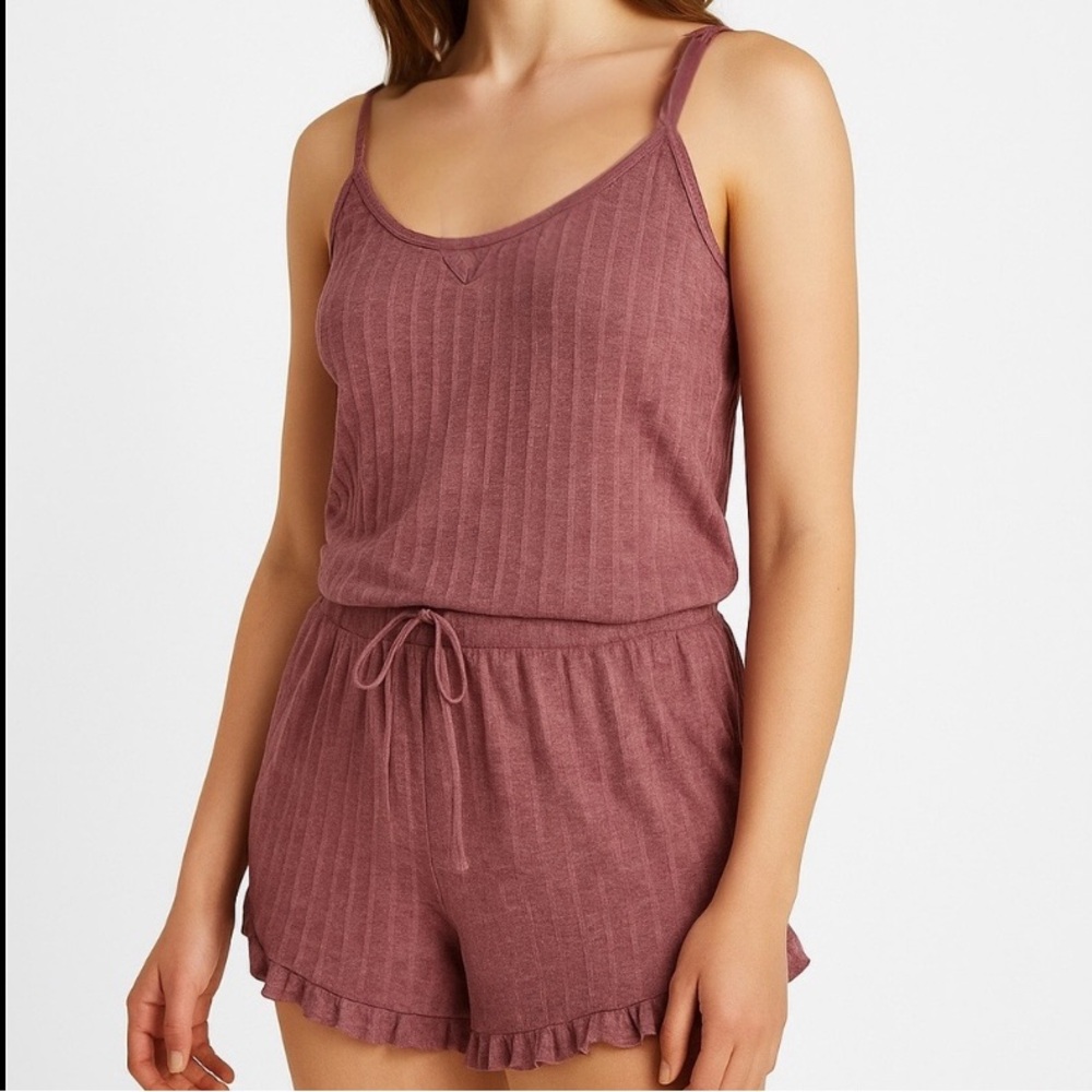 Cozy Ruffle Shorts - Picture 3 of 4